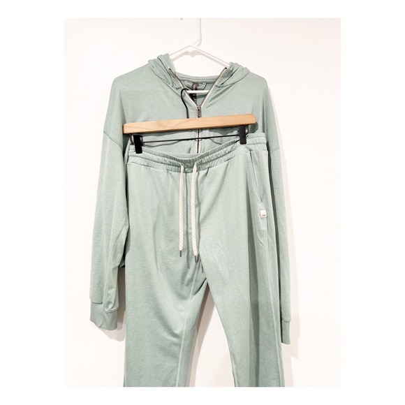 Vuori Pants - Vuori Performance Jogger & Halo Hoodie Set Sage Green Heather M
